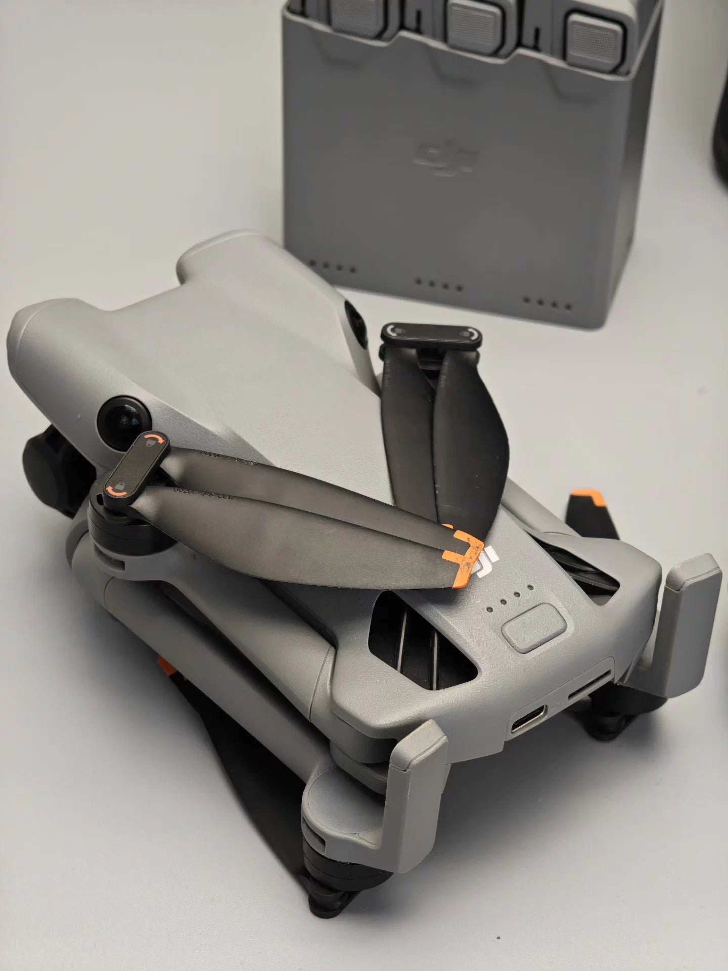 DJI Mini 5 Pro Standard Flight Battery Fly More Combo with RC2 Screen Remote | Excellent Condition, <20 Cycles