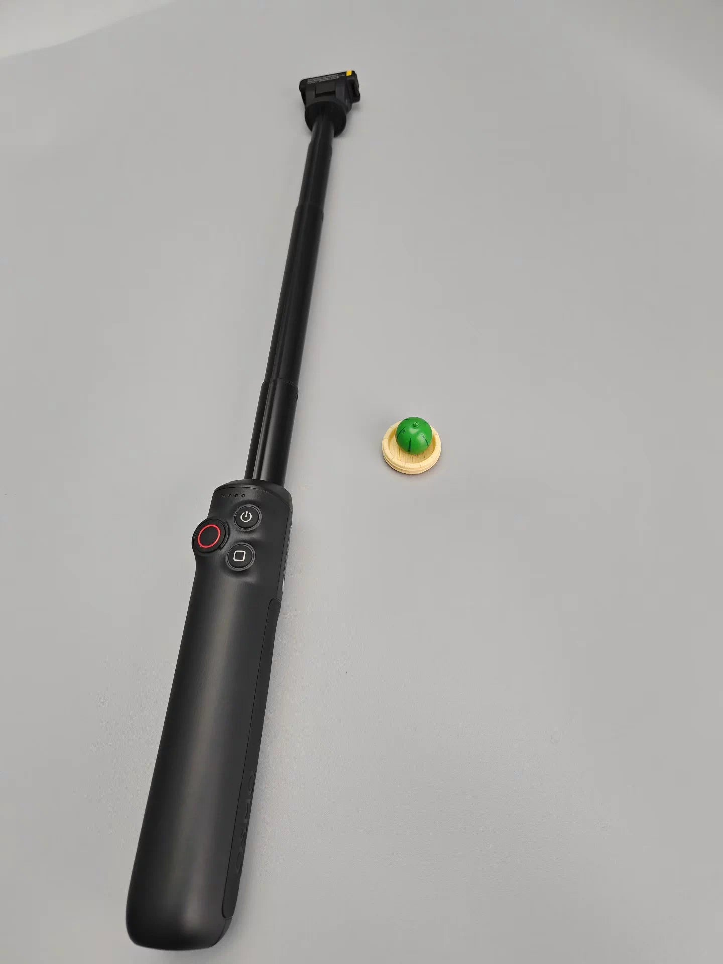 DJI Osmo 360 Battery Extension Rod, Like-New Condition | Built-in Battery for 4.5H 8K Recording